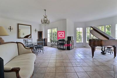 Maison - 200 m² - 6 pièces