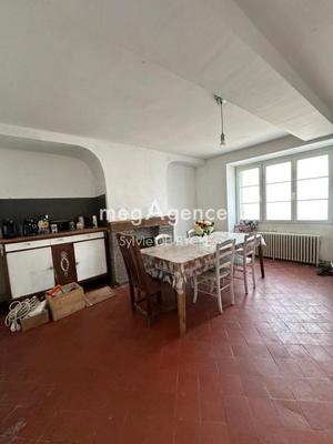 Maison - 160 m² - 7 pièces