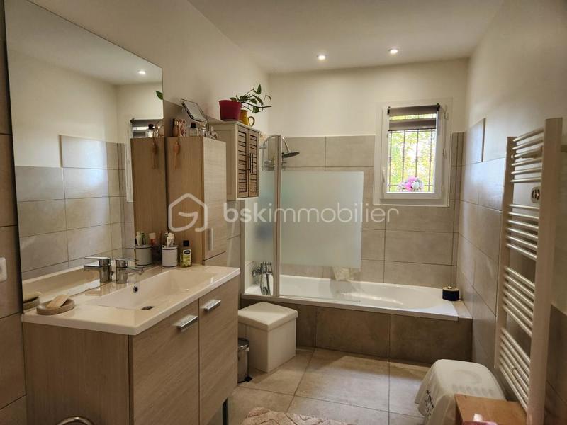 Maison - 175 m² - 8 pièces