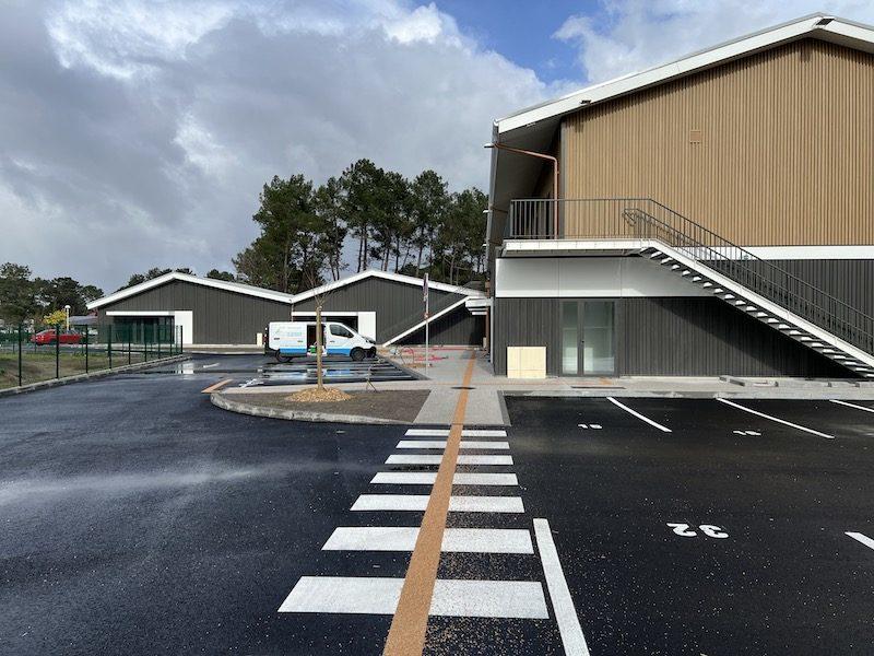 Local commercial - 697 m² - 5 pièces