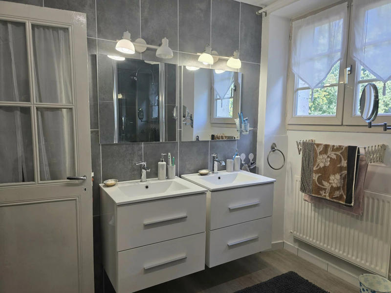 Maison ancienne - 220 m² - 7 pièces