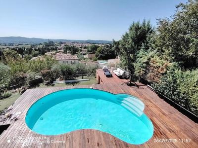 Villa - 220 m² - 8 pièces