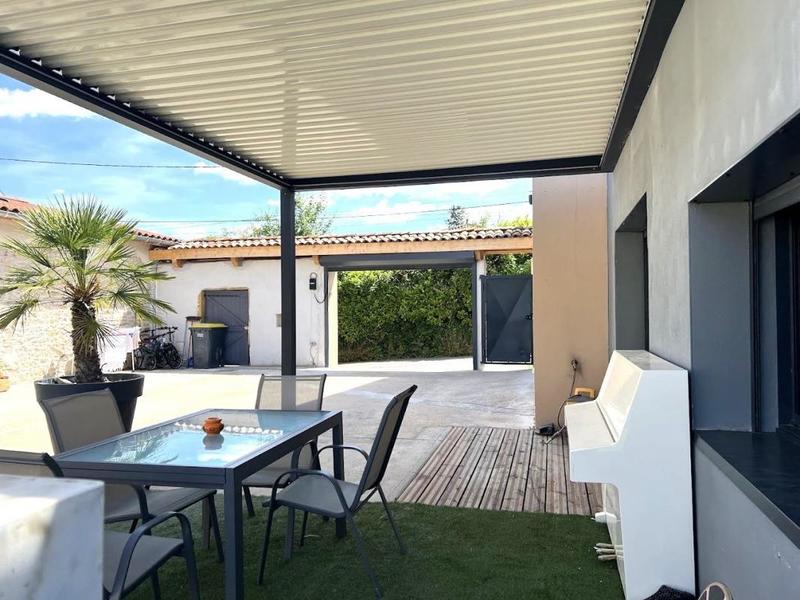 Appartement - 102 m² - 4 pièces