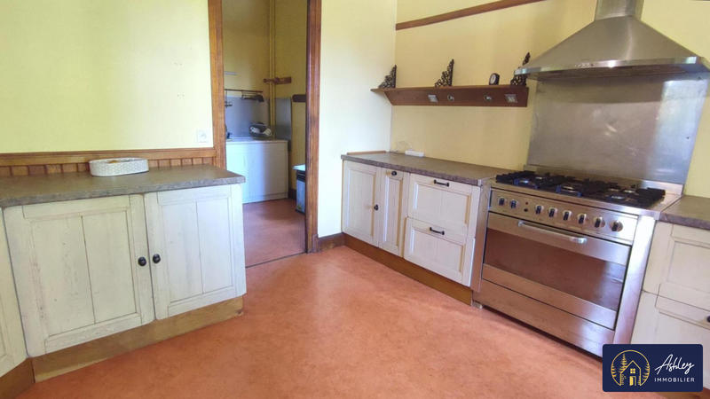 Maison - 186 m² - 8 pièces