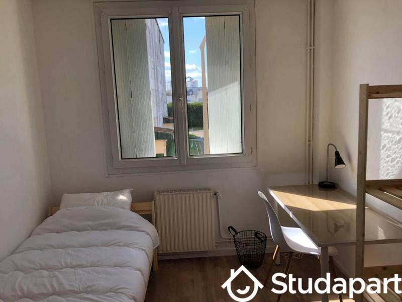 Chambre - 11 m² - 1 pièce