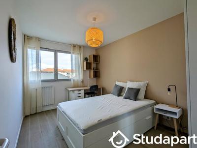 Chambre - 11 m² - 1 pièce