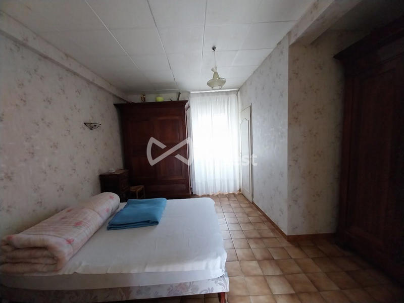 Maison - 180 m² - 6 pièces