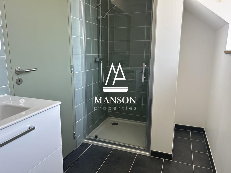 Maison ancienne - 330 m² - 15 pièces