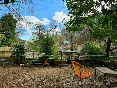 Maison - 200 m² - 8 pièces