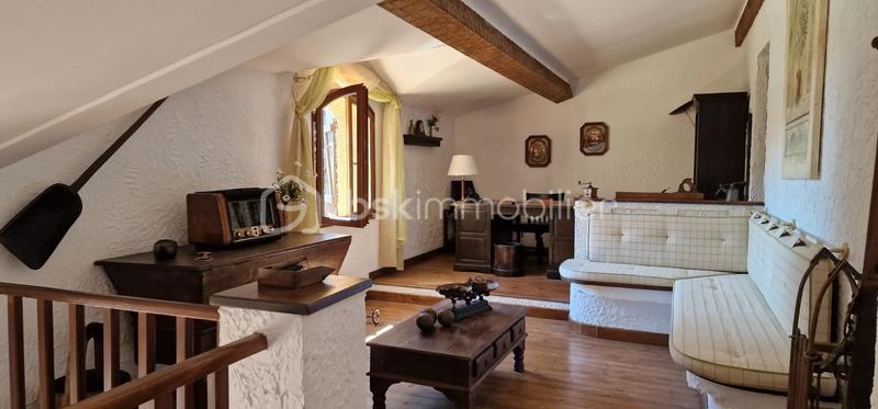 Propriété - 207 m² - 6 pièces