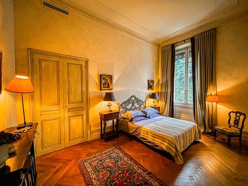 Demeure - 565 m² - 14 pièces