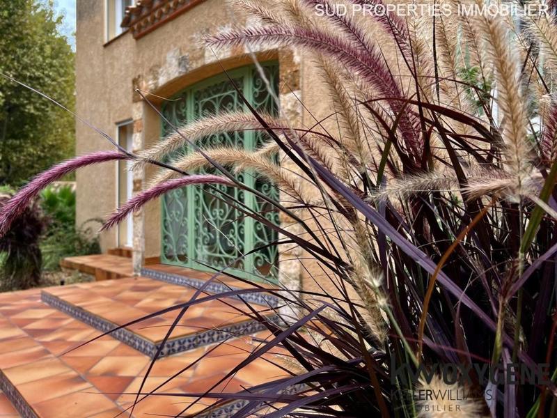 Villa - 297 m² - 7 pièces