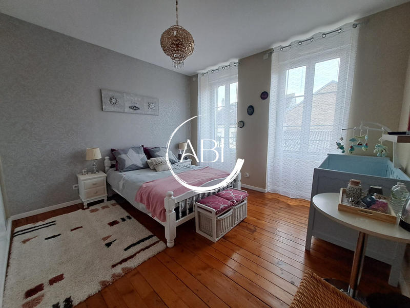 Maison - 231 m² - 8 pièces