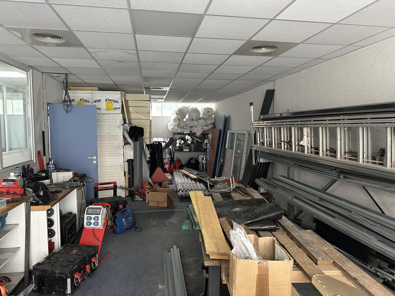 Local commercial - 113 m² - 4 pièces