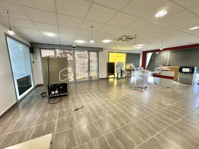 Local commercial - 272 m² - 12 pièces