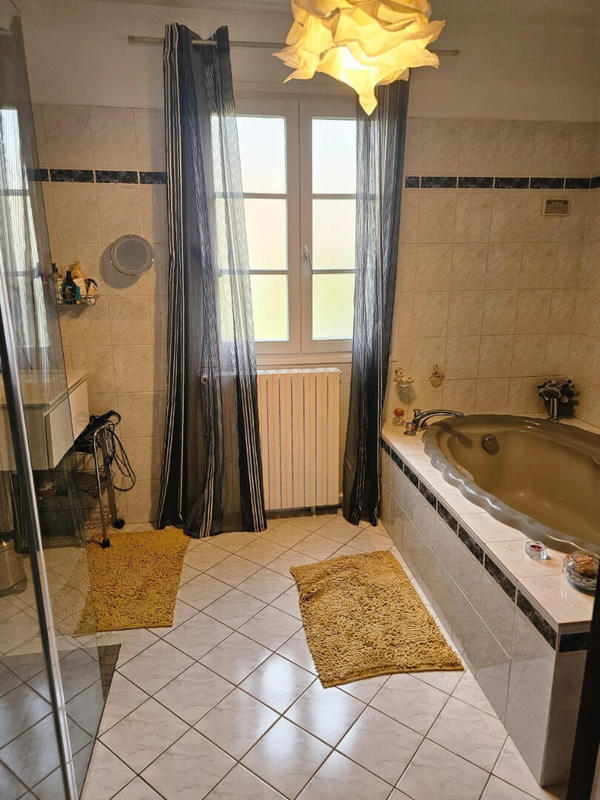 Maison - 140 m² - 7 pièces