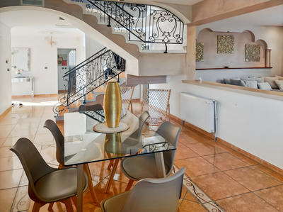 Maison - 267 m² - 5 pièces