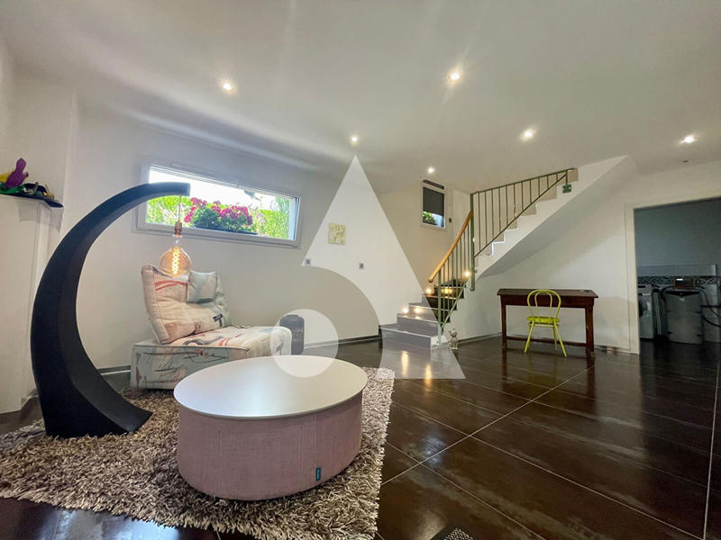 Maison - 188 m² - 5 pièces