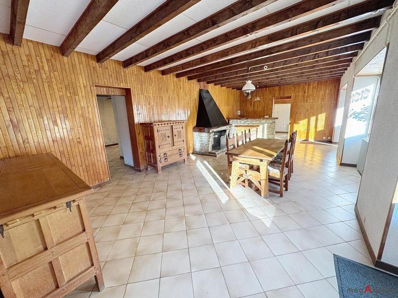 Maison traditionnelle - 195 m² - 7 pièces