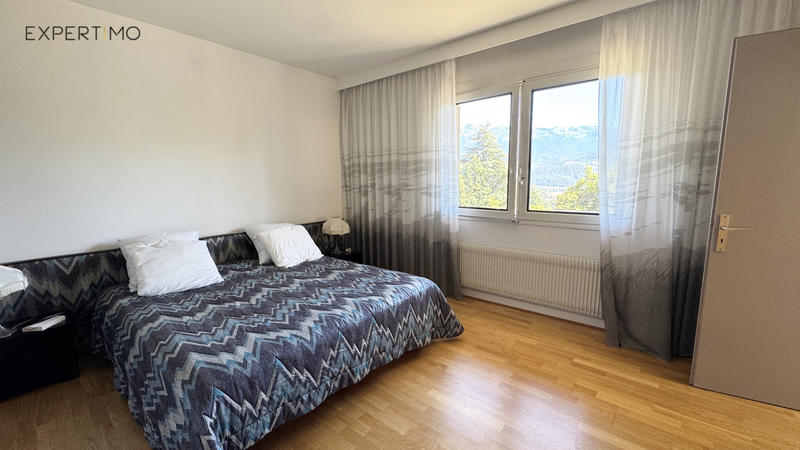 Propriété - 250 m² - 8 pièces