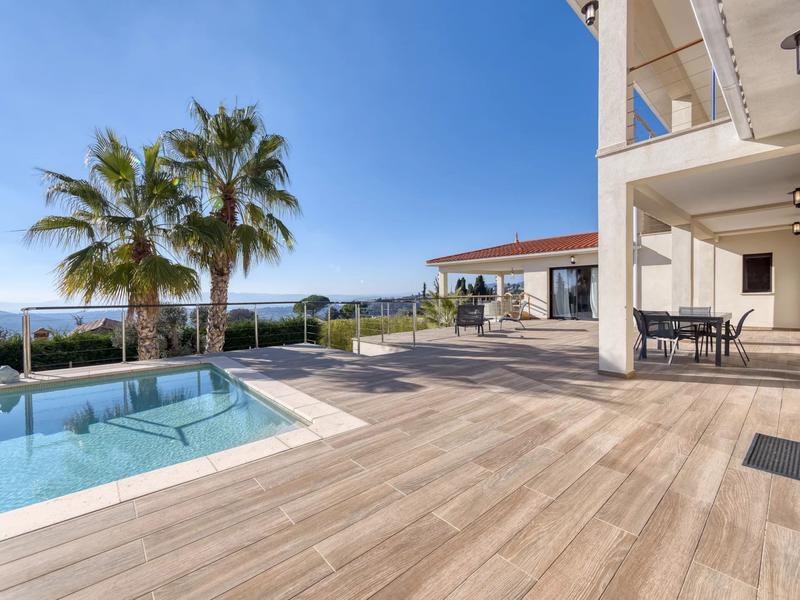 Villa - 280 m² - 7 pièces