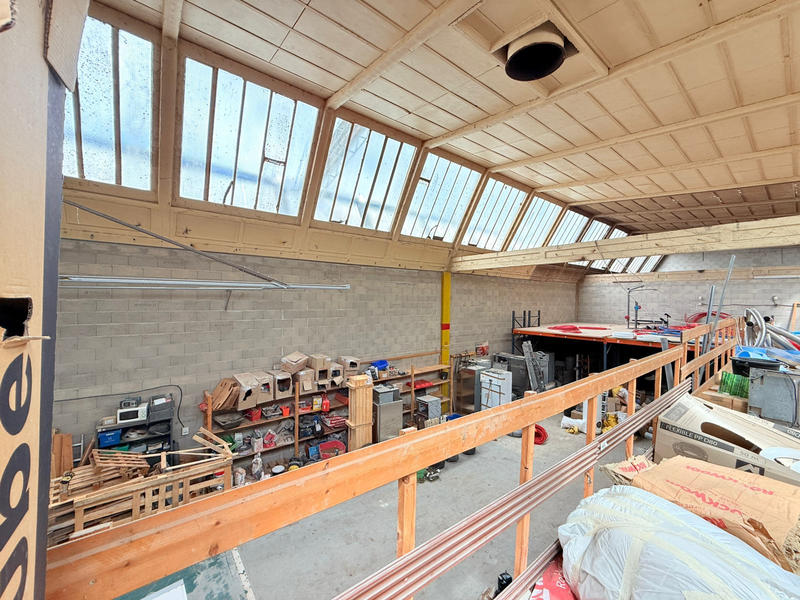 Entrepôt - 459 m²