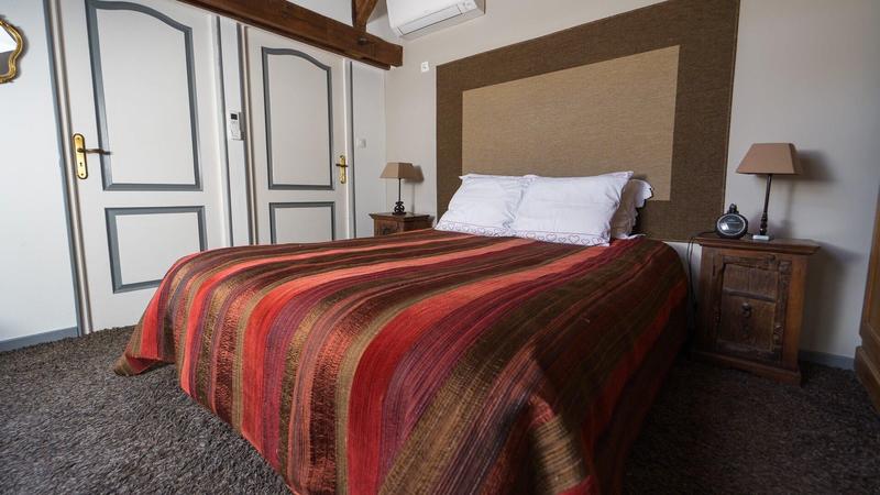 Maison - 360 m² - 10 pièces