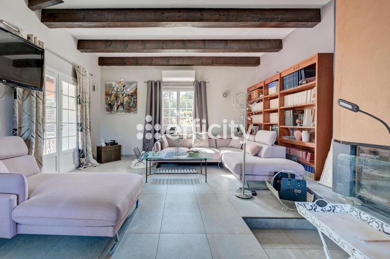 Maison - 202 m² - 7 pièces