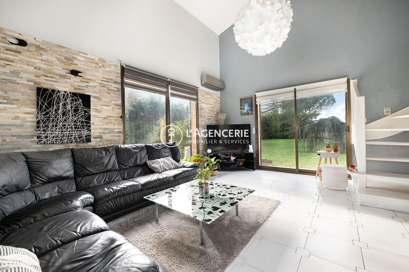 Maison - 192 m² - 5 pièces