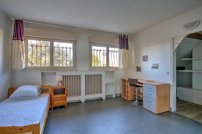 Maison - 285 m² - 10 pièces