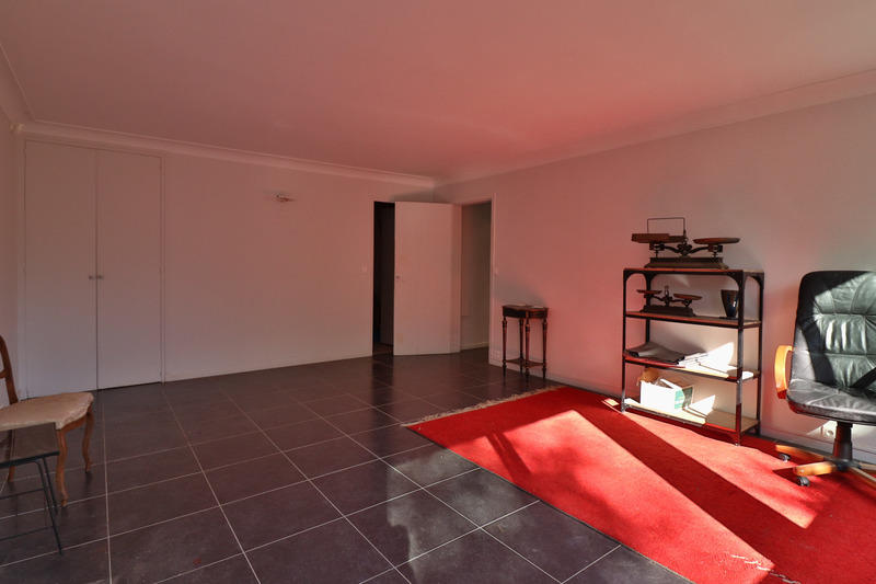 Maison - 220 m² - 7 pièces