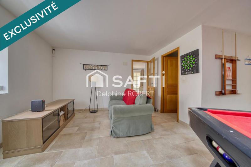 Maison - 212 m² - 8 pièces