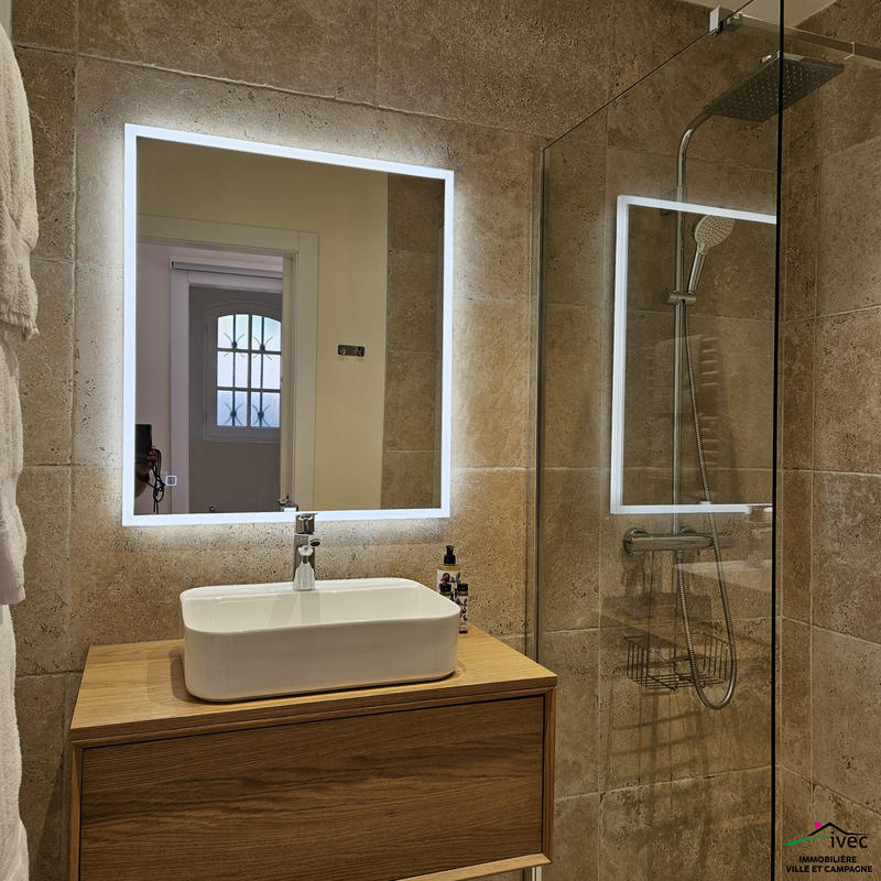 Maison - 205 m² - 6 pièces