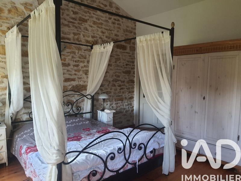 Maison - 202 m² - 6 pièces