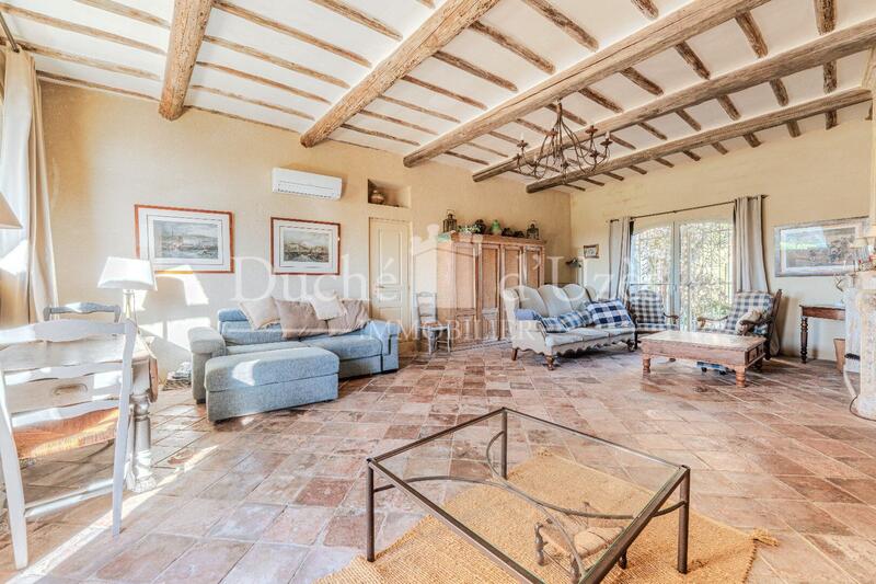 Maison - 275 m² - 7 pièces