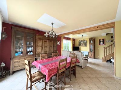 Maison - 95 m² - 5 pièces