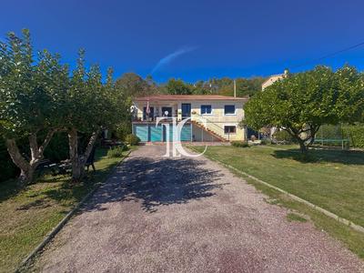 Maison - 183 m² - 6 pièces