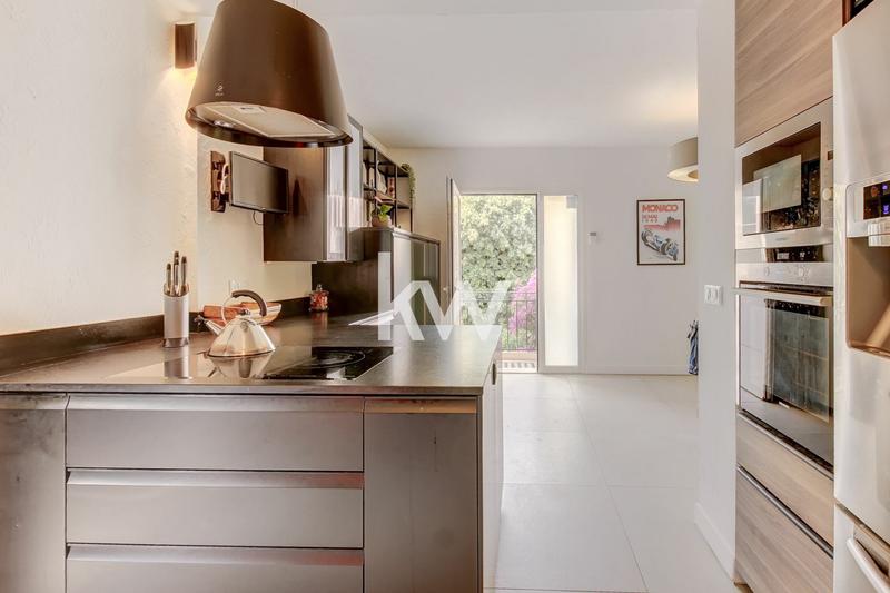 Maison - 204 m² - 6 pièces