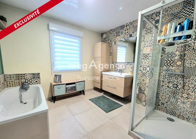 Maison traditionnelle - 176 m² - 8 pièces