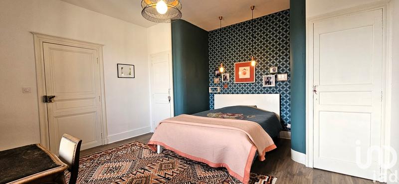 Maison - 270 m² - 11 pièces