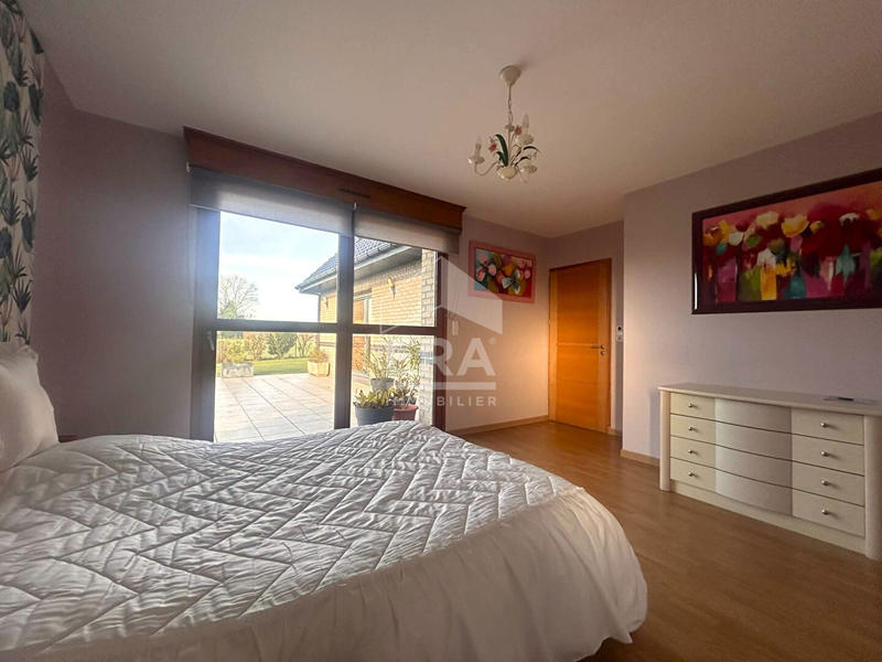 Maison - 209 m² - 9 pièces