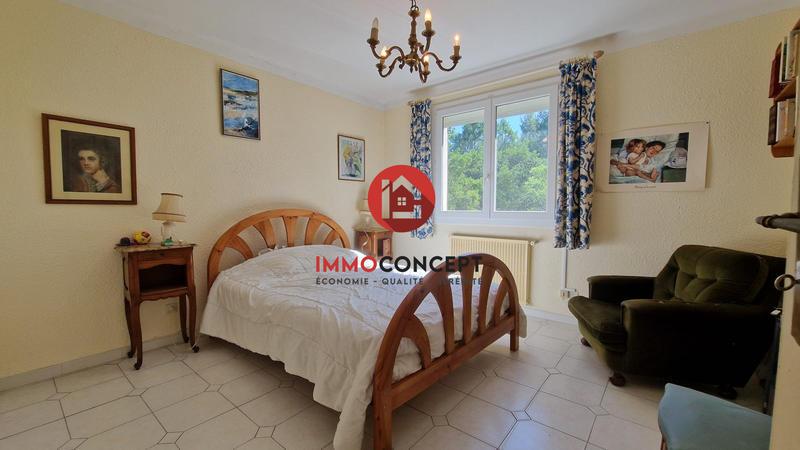 Maison traditionnelle - 221 m² - 9 pièces