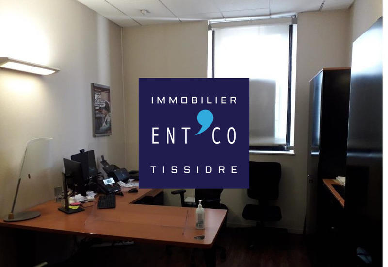 Local commercial - 141 m² - 4 pièces