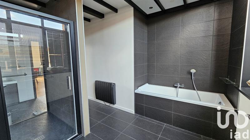 Loft - 243 m² - 5 pièces