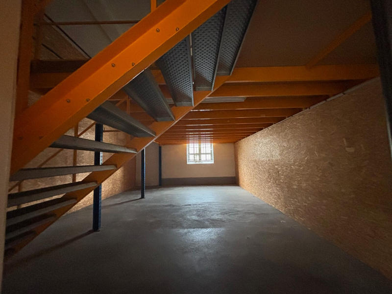 Local commercial - 810 m²