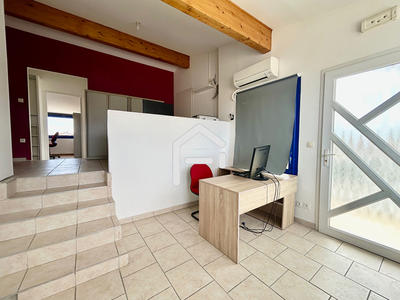 Local commercial - 75 m² - 4 pièces