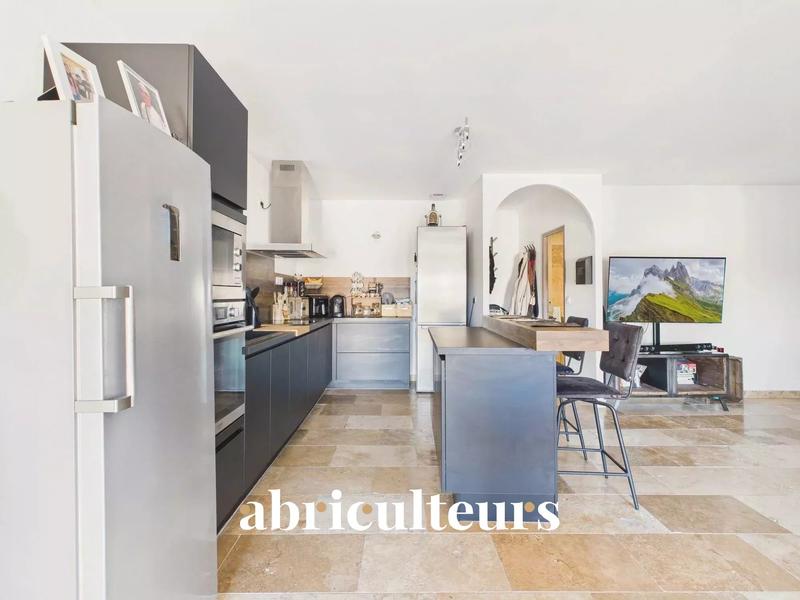 Appartement - 95 m² - 3 pièces