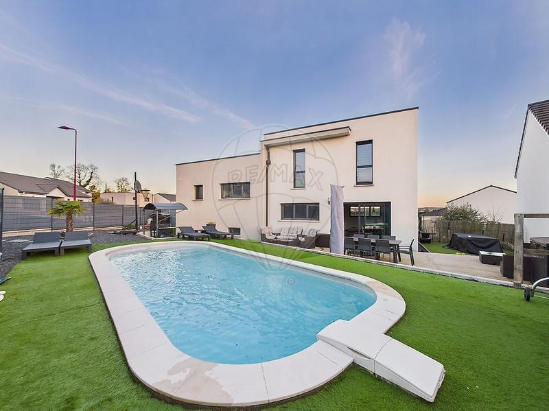 Maison - 141 m² - 6 pièces