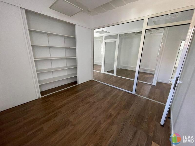 Bureau - 70 m² - 5 pièces