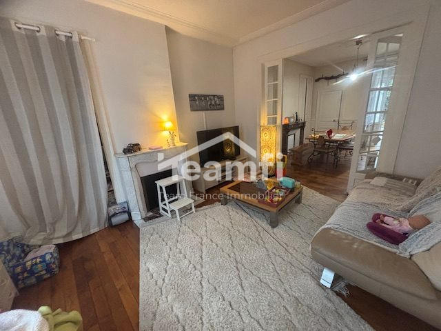 Maison - 142 m² - 8 pièces